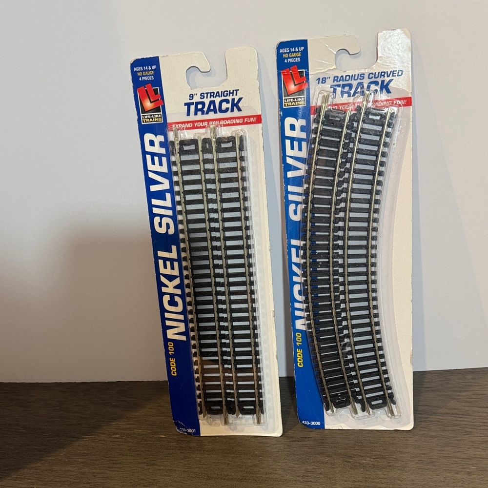 Life Like Code 100 Nickel Straight Track 4 pieces Silver, 9” lot of 2